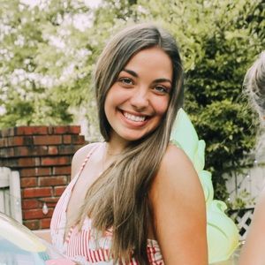 Meet your Posher, Caroline